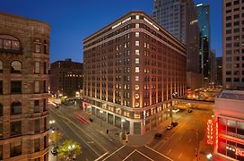 Embassy Suites By Hilton Minneapolis Downtown Hotel