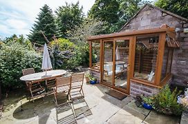 Willow Cottage With Private Hot Tub