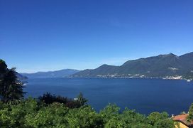 Moderne Ferienwohnung mit Traumseeblick Lago Maggiore