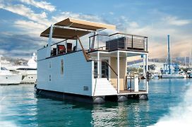 Floating House Adela