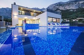 Luxury Villa High Hopes With Pool