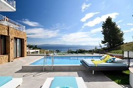 Villa D'Oro - Luxury Villas&Suites