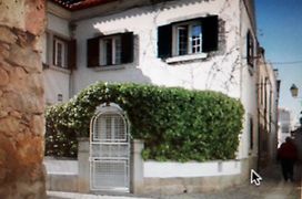 3 Bedroom Town House - Historic Centre Of Cascais. 100 Mts From The Beach And Centre Of Cascais Exterior photo
