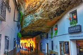 Casa Cueva De La Sombra