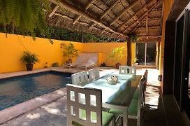 Arrecifes House 100 Meters From The Beach Cancun Exterior photo