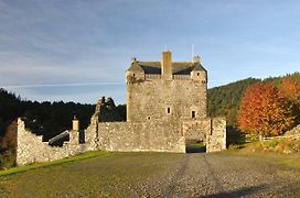 Neidpath Castle Cottage