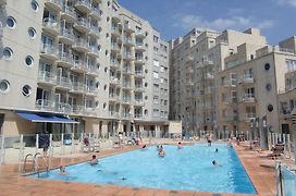 Appartement met zeezicht en verwarmd zwembad