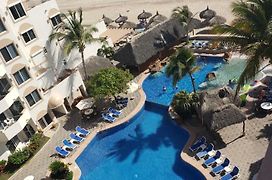 Costa Bonita Beach & Resort