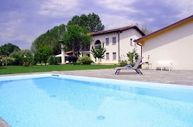 Pool & Garden Villa Lelia