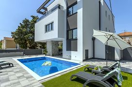 Villa Ema Kastela With Private Heated Pool