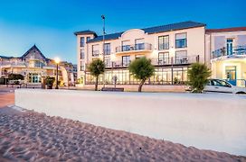 Les Flots - Hotel Et Restaurant Face A L'Ocean - Chatelaillon-Plage