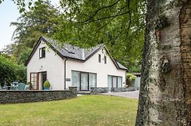 Lakeside Cottage