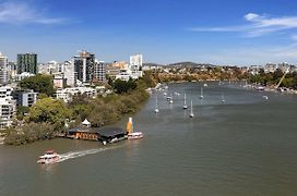 Amazing River View - 3 Bedroom Apartment - Brisbane Cbd - Netflix - Fast Wifi - Carpark