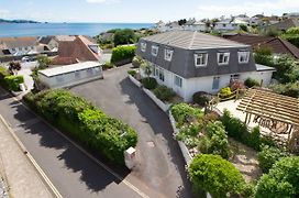 Three Beaches Holiday Apartments - Close To Goodrington Beach In Paignton