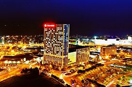 Crimson Hotel Filinvest City, Manila