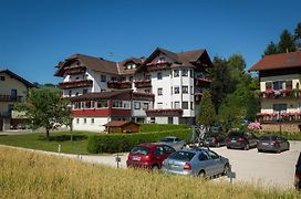Hotel Alpenblick Attersee-Seiringer Kg