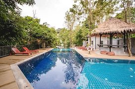 The Dearly Koh Tao Hostel-Padi 5 Star Dive Resort