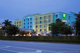 Holiday Inn Express Hotel & Suites Fort Lauderdale Airport/Cruise Port, An Ihg Hotel