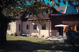 Ferienwohnung zum Forsthaus mit Wellnessbereich und Hallenbad