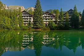 Hotel Lago Di Braies