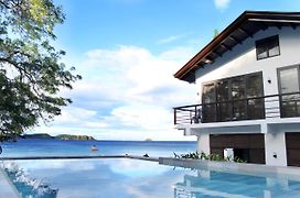 Altamare Dive And Leisure Resort Anilao
