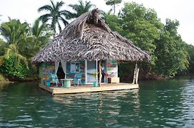 El Toucan Loco Floating Lodge