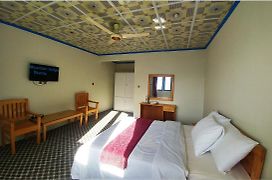 Hotel Mountain Lodge Skardu
