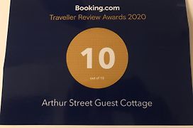 Arthur Street Guest Cottage No16