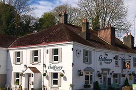 The Halfway House Pub And Kitchen