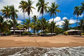 Playa De Oro Lodge