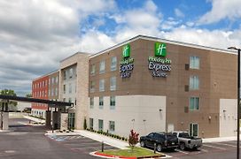 Holiday Inn Express & Suites Tulsa South - Woodland Hills, An Ihg Hotel