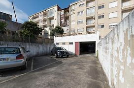 Lovelystay - The Porto Getaway W/ Free Parking