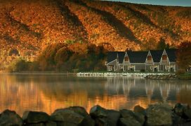 Keltic Quay Cottages & Bayfront Lodge