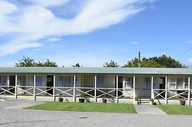 Featherston Motels And Camping