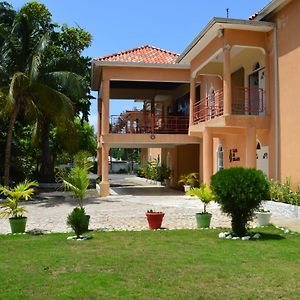 Casa De Shalom Ocho Rios Exterior photo