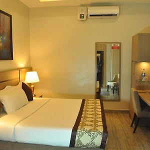 Moz One Executive Guest Rooms Agadez Mobushipe Exterior photo