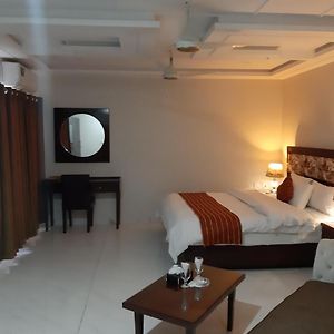 Hotel Executive Lodges Bahawalpur Exterior photo
