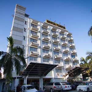 Hotel Yankin Yangon Exterior photo