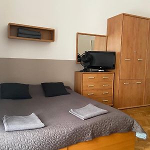 Guest Rest Studio Apartments Boedapest Exterior photo