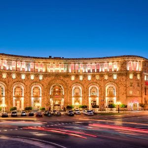 Armenia Marriott Hotel Єреван Exterior photo