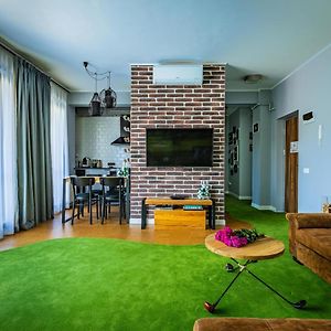 The Golfer Apartment With Jacuzzi Cluj-Napoca Exterior photo