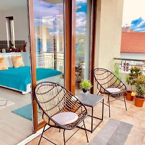 Sunny Deluxe Apt. & Terrace Appartement Boedapest Exterior photo