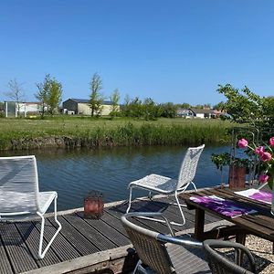 Villa Ferienpark Vislust Ferienhaus Balu mit eigenem Steiger zum angeln Ijsselmeer Niederlande Wervershoof Exterior photo