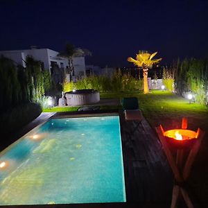 Superbe Villa Avec Piscine Plages Des Nations Rabat Exterior photo