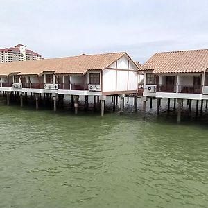 Port Dickson Private Water Chalet Exterior photo