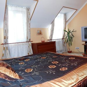 Ekaterininskaya Apartments Odesa Room photo