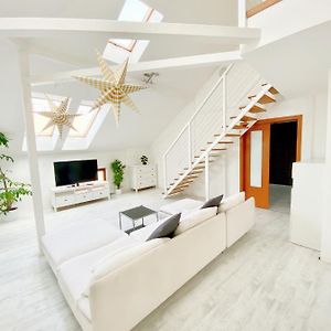 Loft With Rooftop And Garage Budapest Exterior photo
