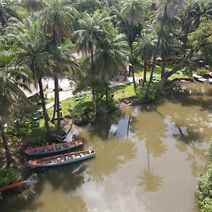 Abca'S Creek Lodge Bintang Exterior photo