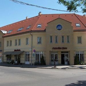 Hôtel Panzio Sissi à Gödöllő Exterior photo