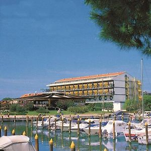 Hotel Marina Uno Lignano Sabbiadoro Exterior photo